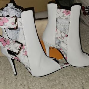 NWT LV Floral White High Heel Ankle Boots SZ 37, Never Worn In Perfect Condition
